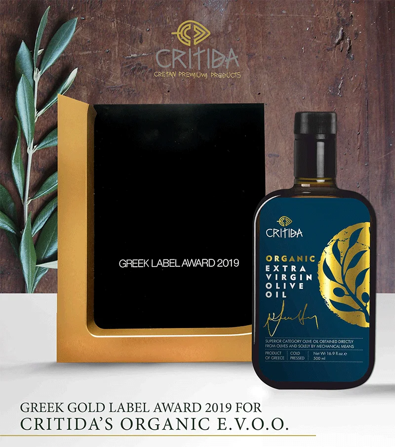 Βραβείο Gold Label 2019 δίπλα στη φιάλη βιολογικού ελαιολάδου CRITIDA